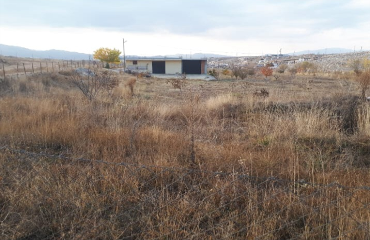 KORKUTELİ NEBİLER KÖY İÇİNDE ÜZERİNDE EV OLAN SATILIK TARLA