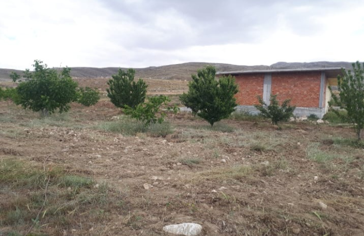 KORKUTELİ NEBİLER KÖY İÇİNDE ÜZERİNDE EV OLAN SATILIK TARLA
