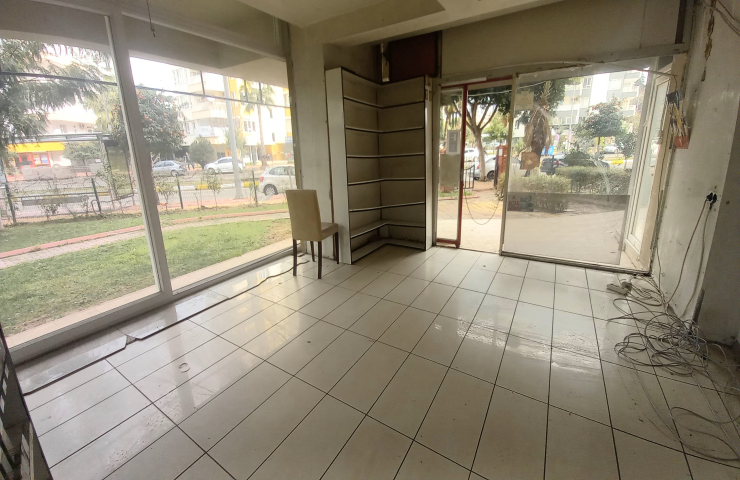 PORTAKAL ÇİÇEĞİ BULVARI ÜZERİNDE SATILIK DÜKKAN