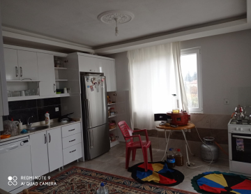 YALINLI'da 3 KATLI SATILIK BİNA